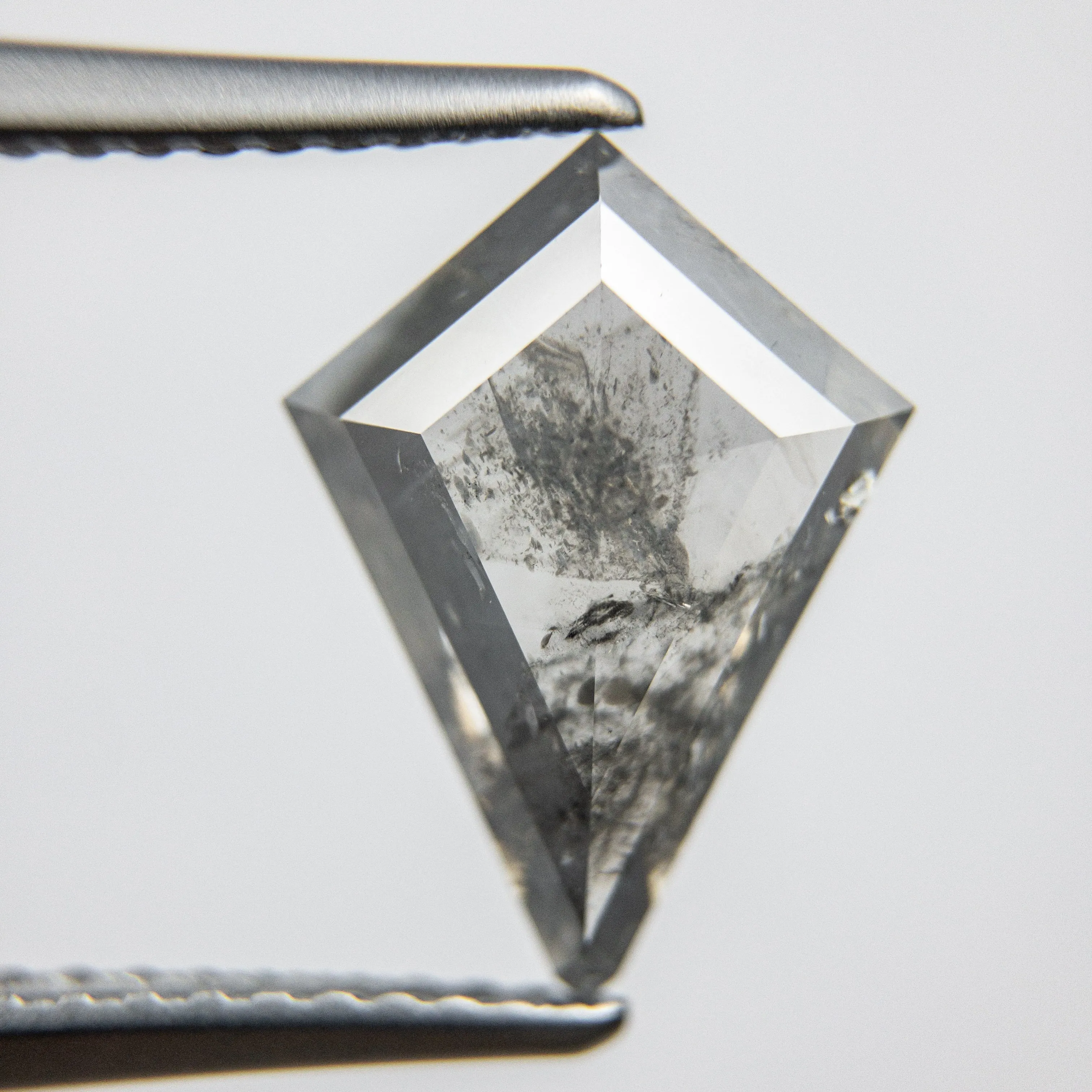 1.76ct 12.40x9.04x2.77mm Kite Rosecut 18031-06