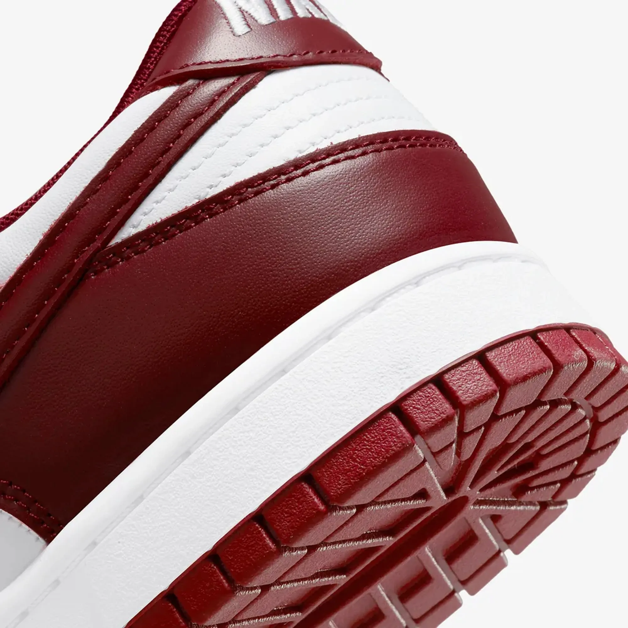 DUNK LOW RETRO 'TEAM RED/TEAM RED-WHITE'