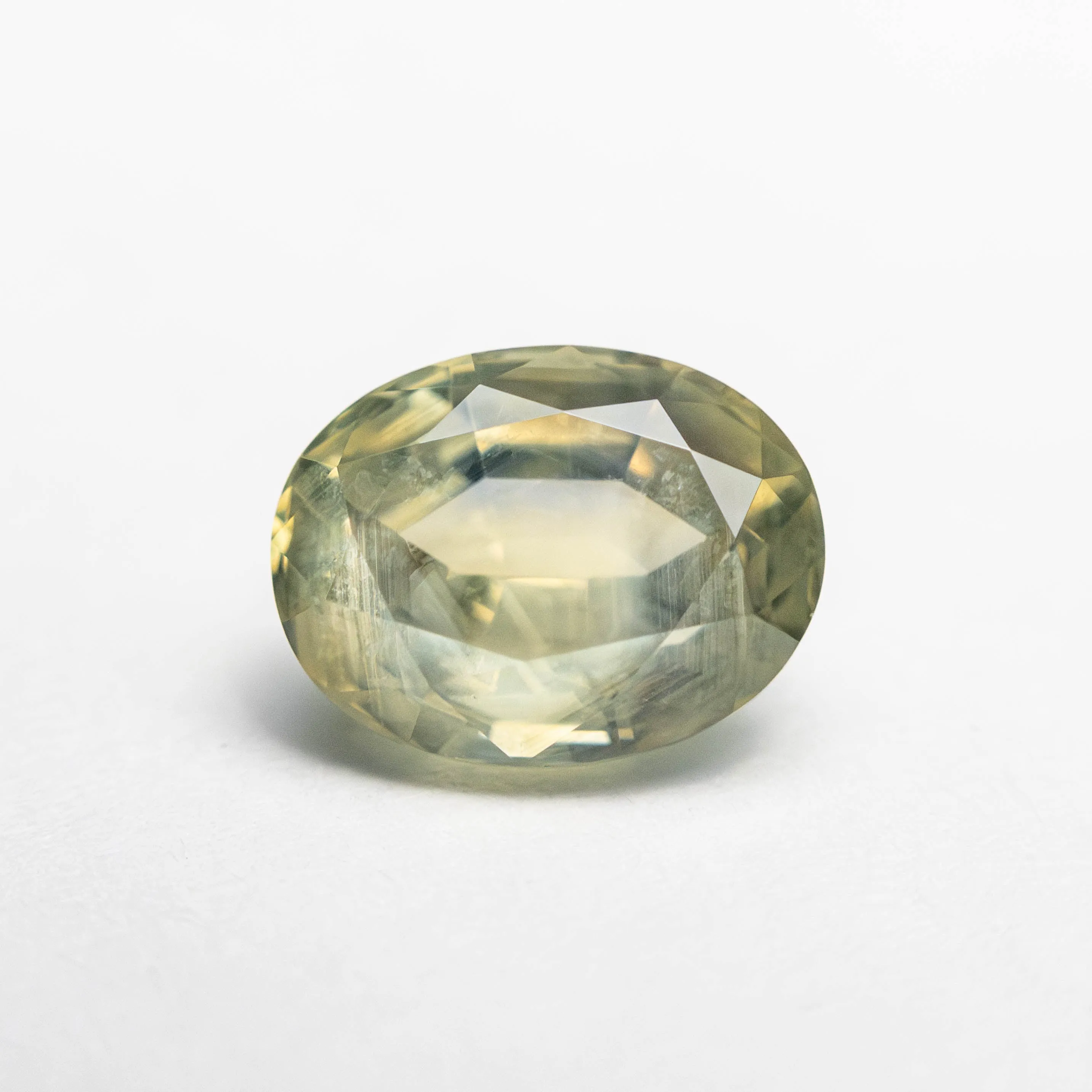 Green/Yellow Brilliant Sapphire - 2.04ct Oval