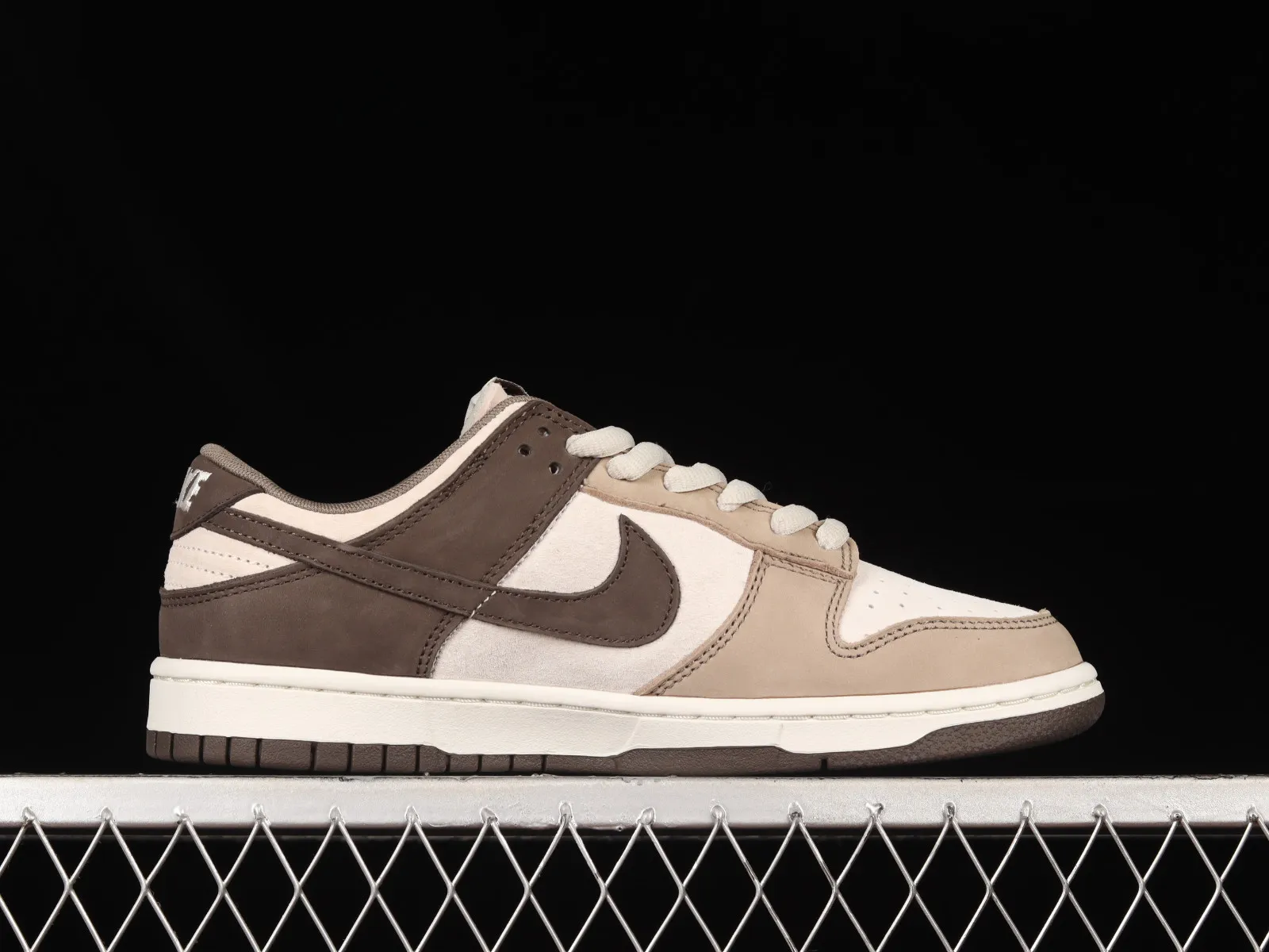 Otomo Katsuhiro x Nike SB Dunk Low Steamboy OST Brown White LF0039-020