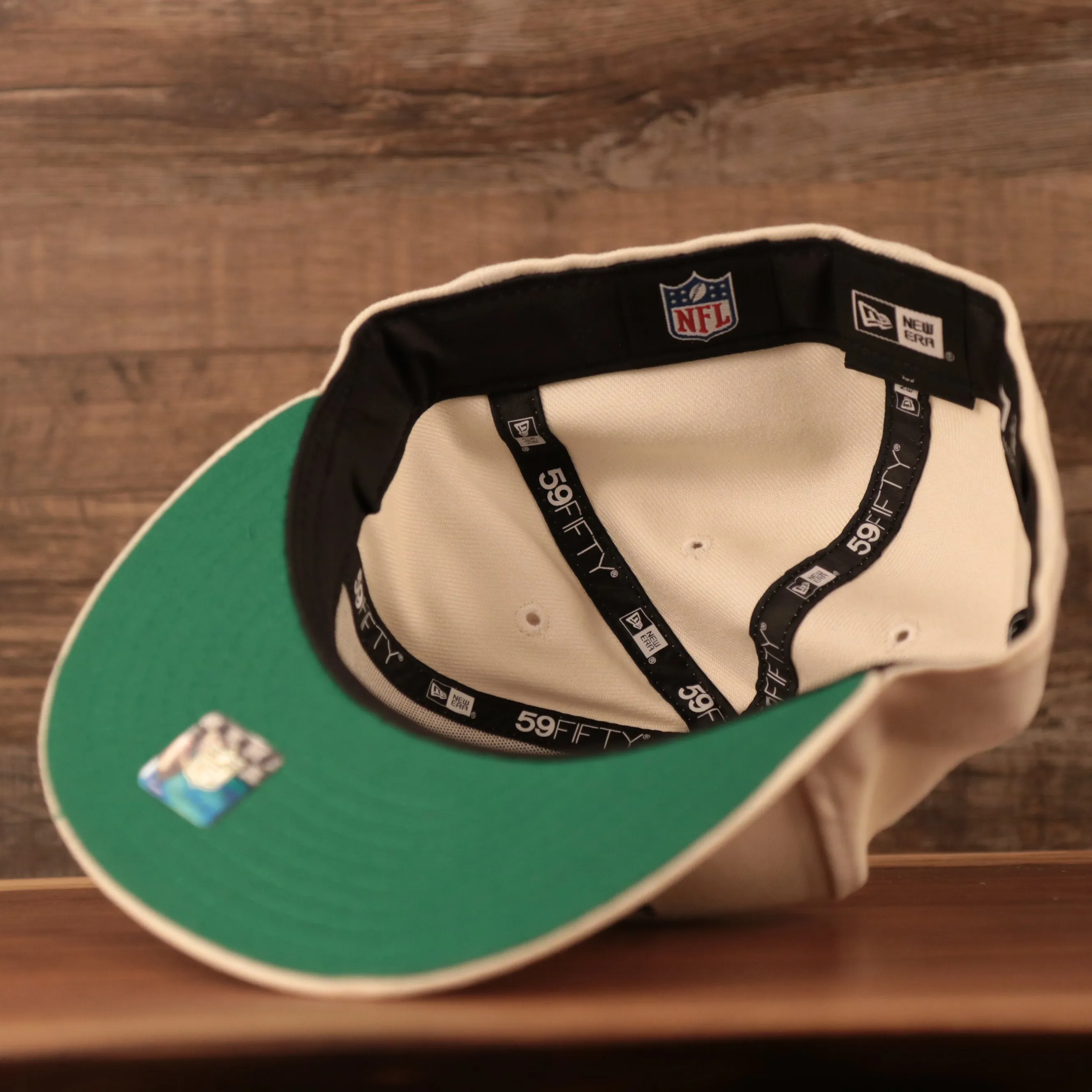 Philadelphia Eagles Retro Logo 59fifty Kelly Green Brim Fitted Cap | Throwback Eagles Kelly Green Bottom 59Fifty Fitted