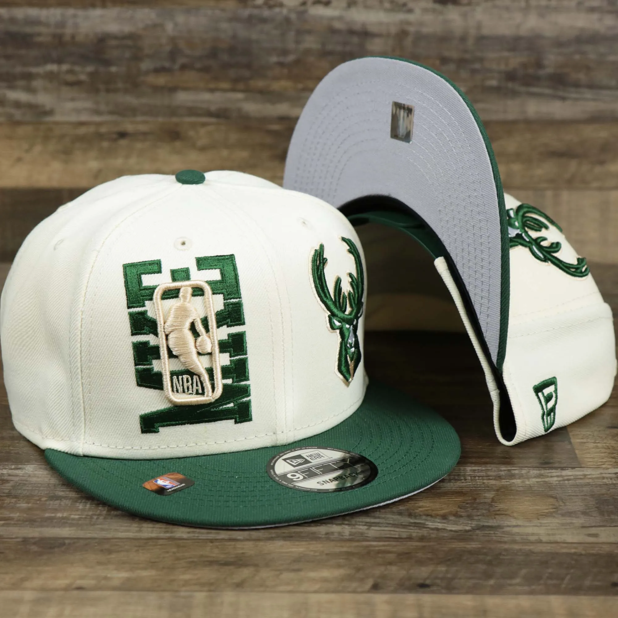 Youth Milwaukee Bucks NBA 2022 Draft Gray Bottom 9Fifty Snapback | New Era Cream/Green