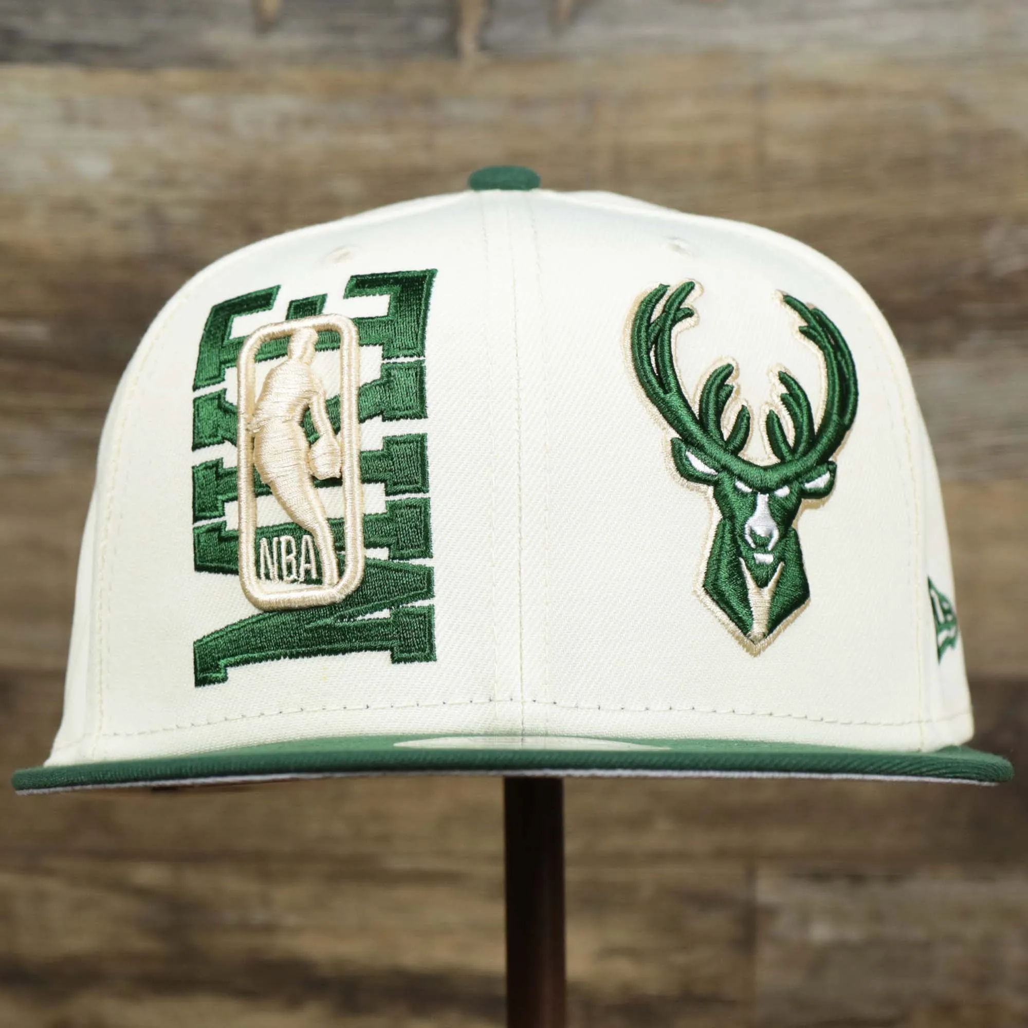 Youth Milwaukee Bucks NBA 2022 Draft Gray Bottom 9Fifty Snapback | New Era Cream/Green